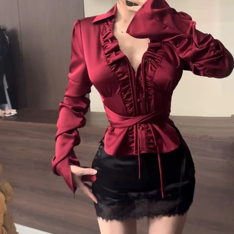 龙怼怼推荐【吸血鬼日记套装】蕾丝显瘦气质长袖时尚黑色收腰设计师