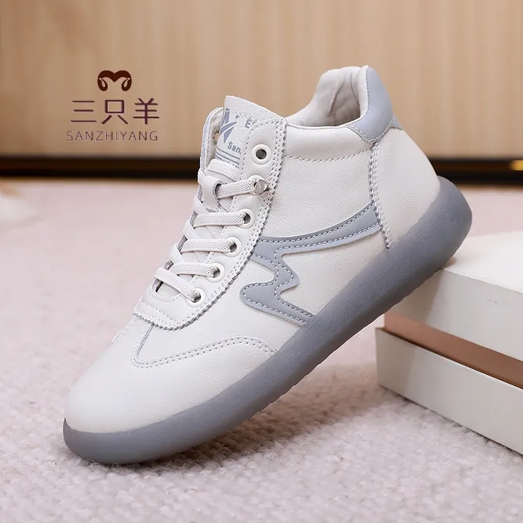 三只羊2025休闲短靴真皮小白鞋新款高帮妈妈鞋牛筋底秋冬加棉健步