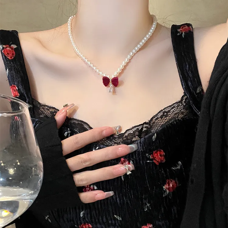 铜合金吊坠 红丝绒蝴蝶结珍珠项链女2025新款爆款轻奢高级感