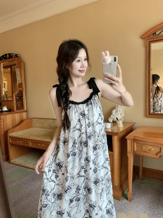 2025新款夏季大码自带胸垫高级感吊带睡裙可穿到300斤可居家外穿