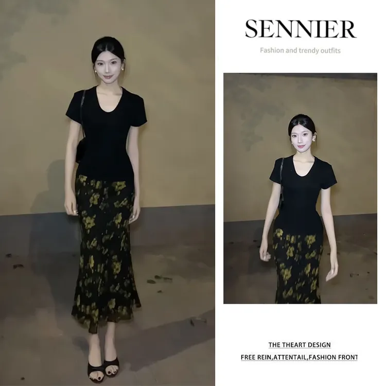 夏季穿搭一整套2025新款韩版V领修身短袖T恤显瘦碎花半身裙两件套