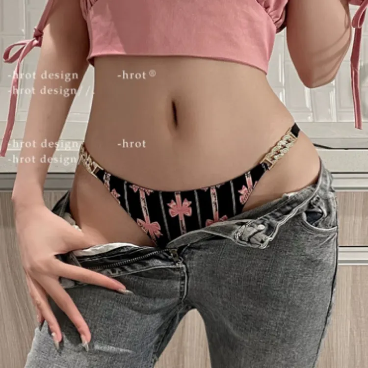 欧美辣妹水钻链条女士内裤 性感蕾丝高级纯欲低腰三角裤