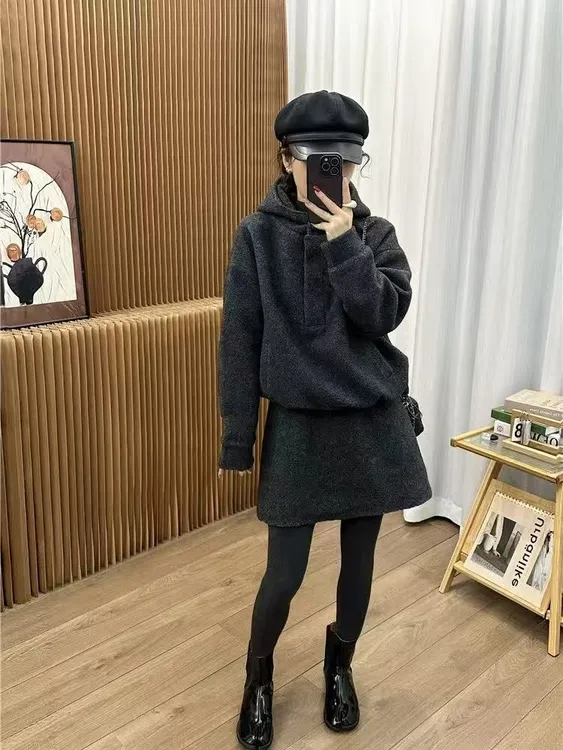 秋季法式复古慵懒风显瘦套装连帽卫衣简约半身短裙两件套860241