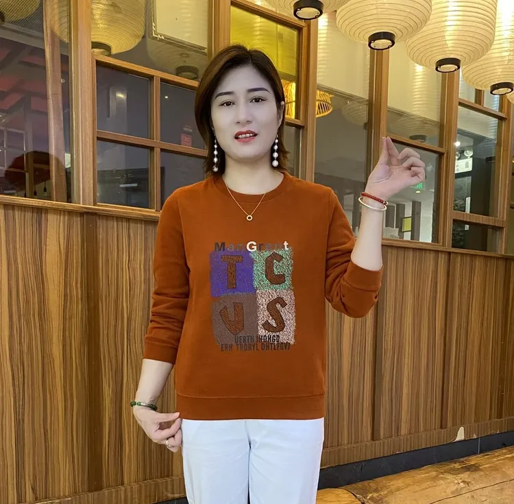 秋季常规宽松印花休闲风圆领套头减龄时尚显瘦卫衣
