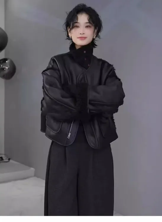 多一“暖冬气场”冬季皮拼接羊羔毛一圆领两面穿保暖休闲外套