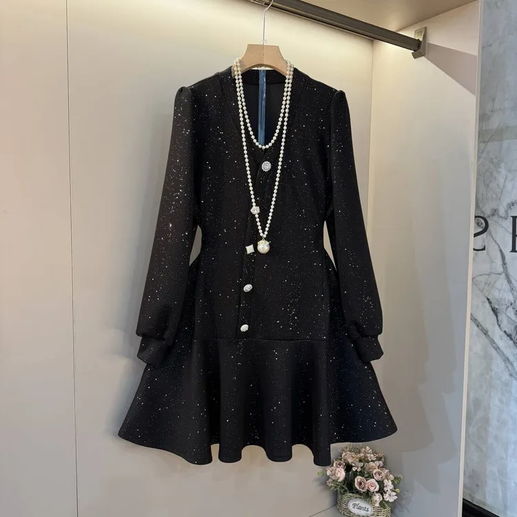 不规则纽扣设计细闪重工装饰高级感小香风微胖时尚荷叶裙摆连衣裙