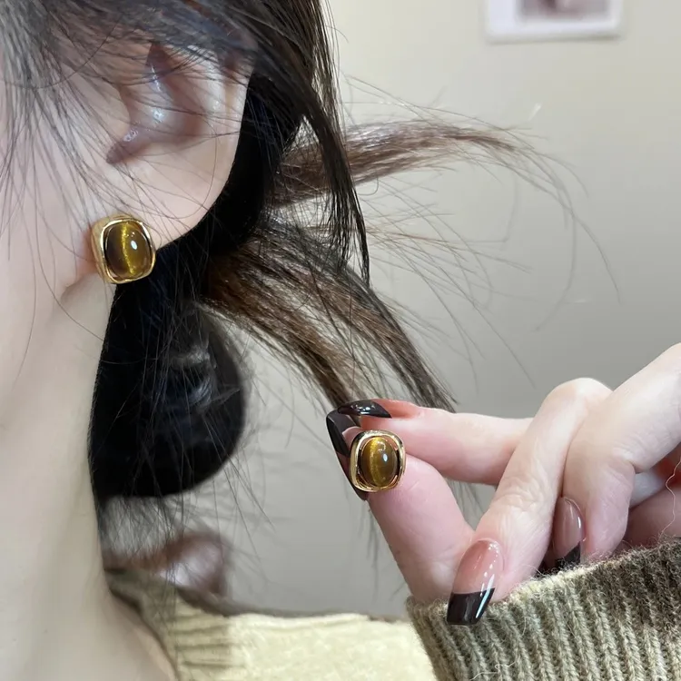 铜合金耳饰 美拉德虎眼石耳钉女复古轻奢简约高级感百搭耳环耳饰 