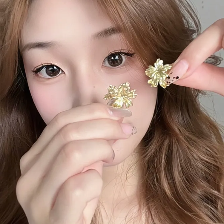 合金耳饰 气质爆款复古金色花朵耳环女轻奢小众高级感简约太阳花