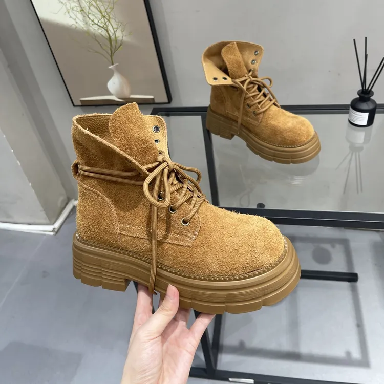 超火真皮翻盖马丁靴女2025秋季新款爆款短筒工装靴复古厚底大黄靴