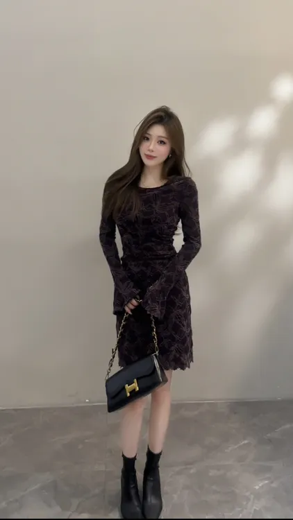 【宥妍】短裙印花圆领喇叭袖连衣裙复古秋冬时尚显瘦减龄DT1757