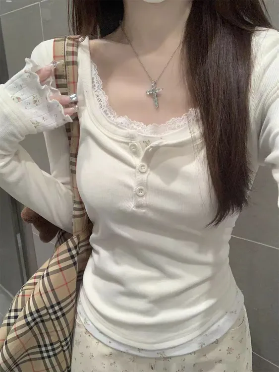 bm风蕾丝假两件U领长袖t恤女秋季修身拼接碎花别致绝美打底短上衣