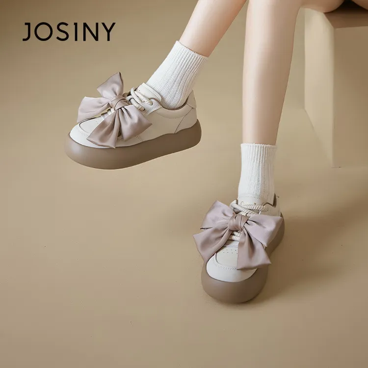 卓诗尼圆头平底休闲板鞋女2025春秋新款低帮系带小众百搭运动鞋