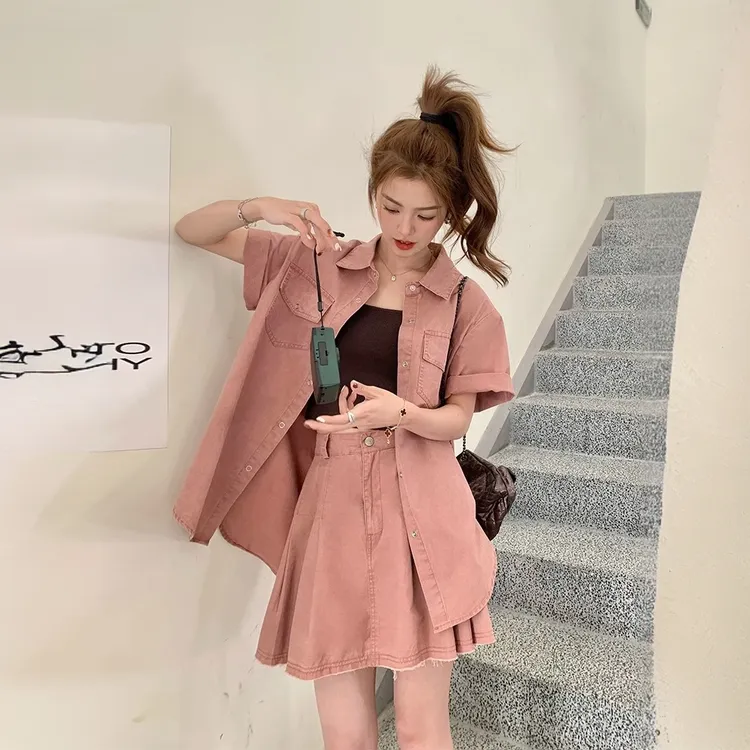 粉红色牛仔衬衫短裙套装女夏季2025新款小个子显瘦减龄时髦两件套