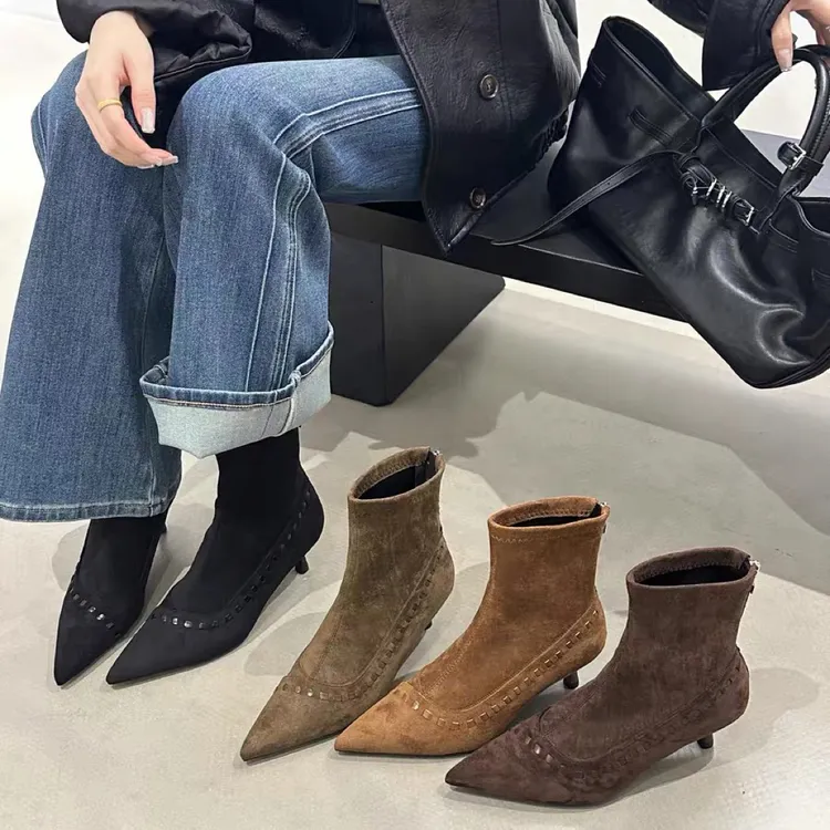 韩系尖头小猫跟瘦瘦靴女2025秋冬时尚低跟小裸靴气质百搭绒面短靴