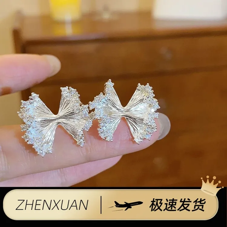 日韩几何蝴蝶结金色耳环2025新款爆款高级感精致耳钉时尚气质耳饰