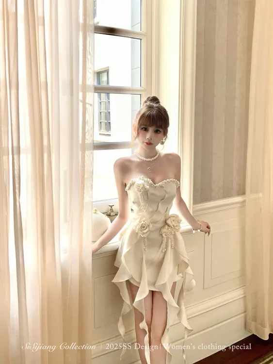 伯尼尔香槟 高级感辣妹气质一字肩抹胸连衣裙女2025新款显瘦短裙