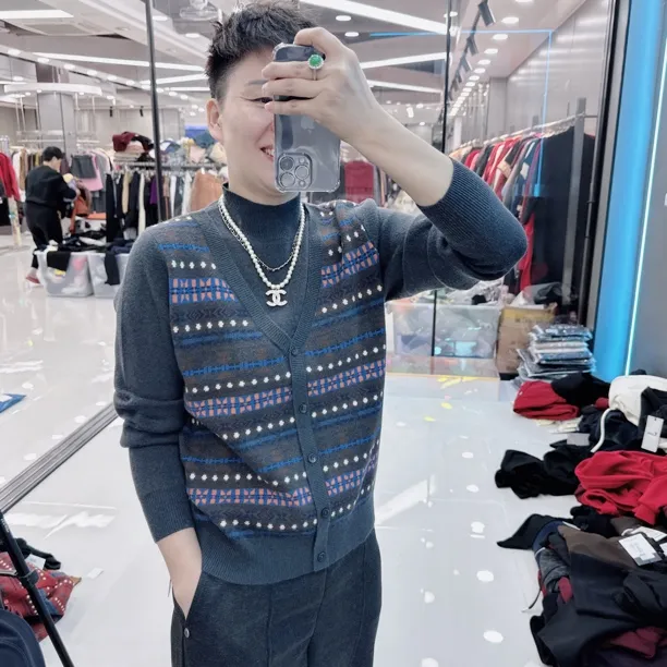 新款时尚假2件半高领4色花毛衫5610品