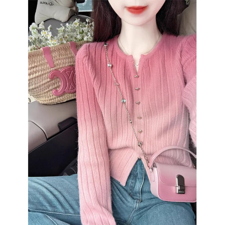 粉色减龄小v领渐变针织毛衣女早秋穿搭新款独特漂亮小个子上衣