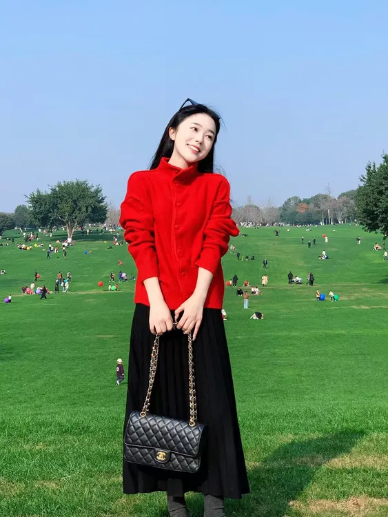 温柔风高领排扣宽松针织开衫新年氛围感红毛衣上衣百搭半身裙套装