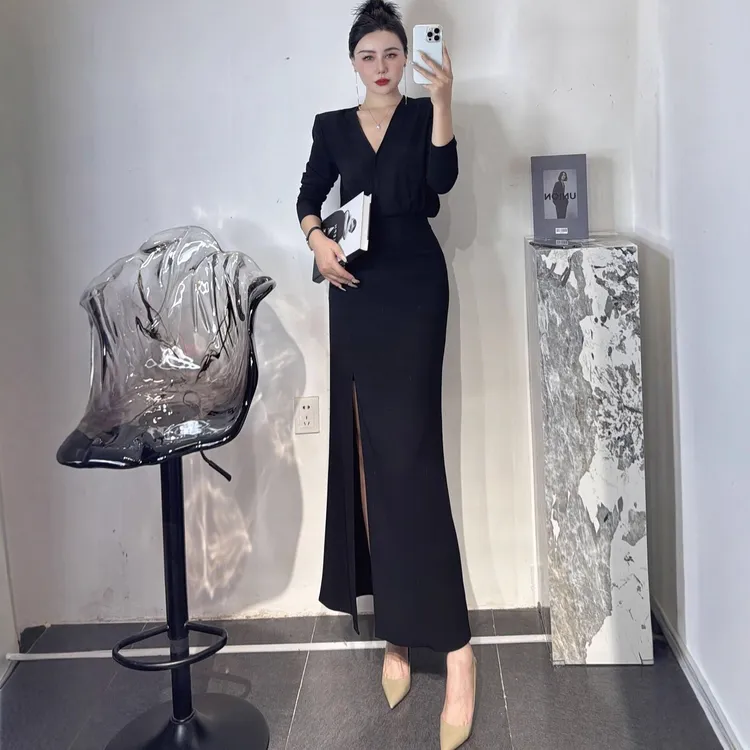 特大码女装胖妹妹mm秋装新款连衣裙V领时尚显瘦高腰开叉裙子200斤