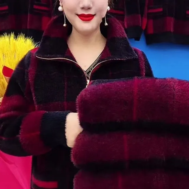 妈妈秋冬仿水貂绒短外套新款大格子减龄洋气中老年人女毛呢短外套