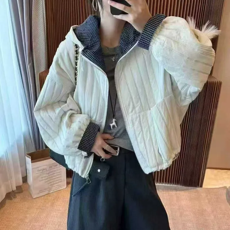 霞霞家戴帽格子外套