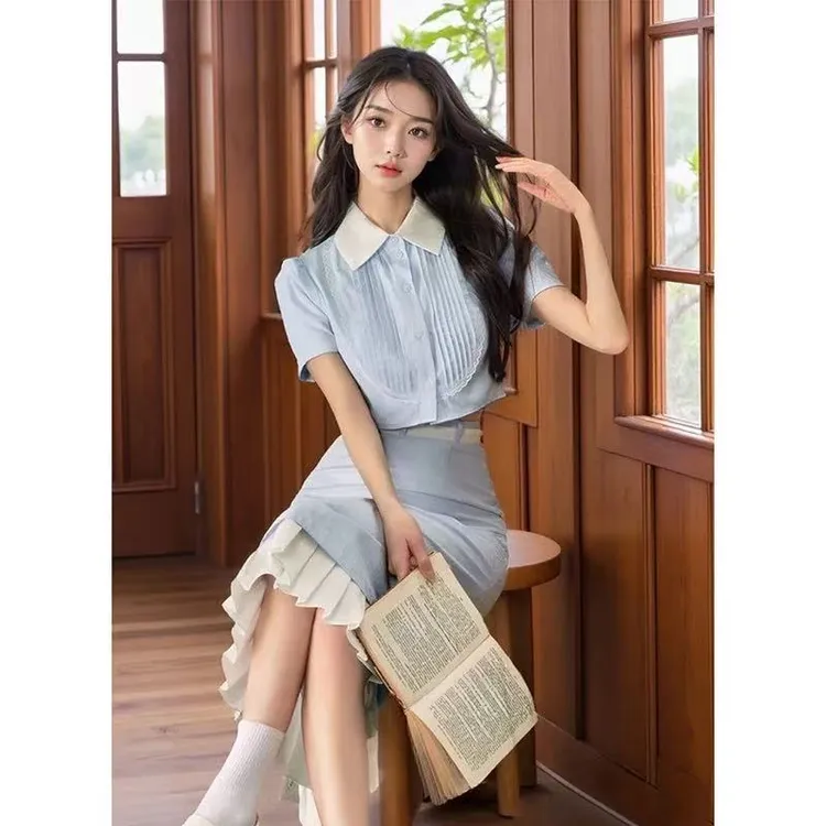 夏日多巴胺甜妹短款上衣配半身长裙设计感小众蓝色条纹短袖上衣女
