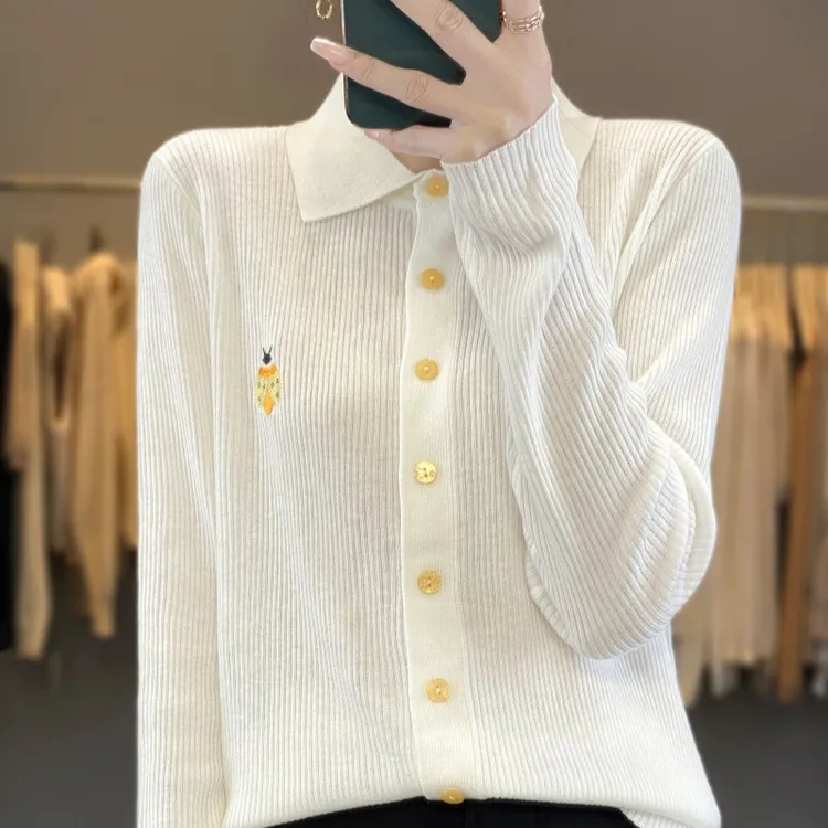 初春新款精纺羊毛衬衣针织翻领开衫女百搭时尚宽松刺绣针织衫