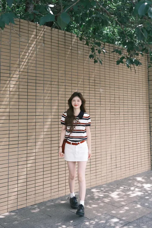 夏季新款温婉大方衣服设计条纹通勤常规款POLO衫上衣气质显瘦短裙