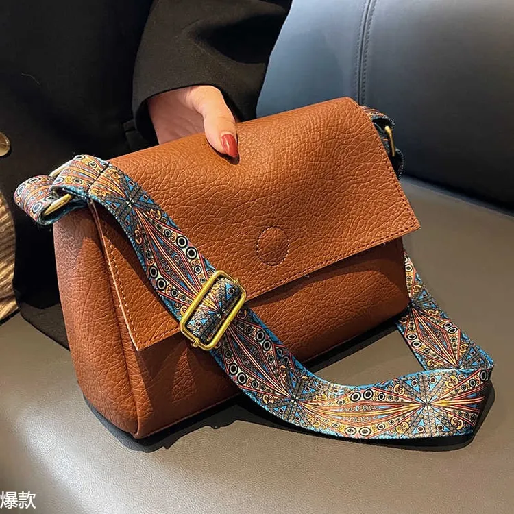 小众高级感包包女2025新款时尚宽带复古小方包百搭质感单肩斜挎包