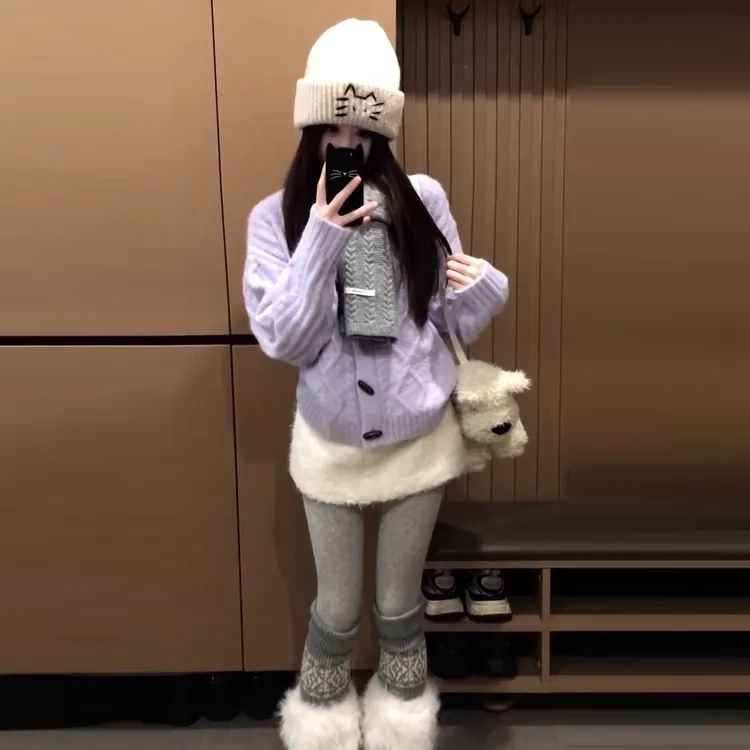 紫色绞花牛角扣毛衣外套女秋冬季加厚小个子慵懒气质短款开衫上衣