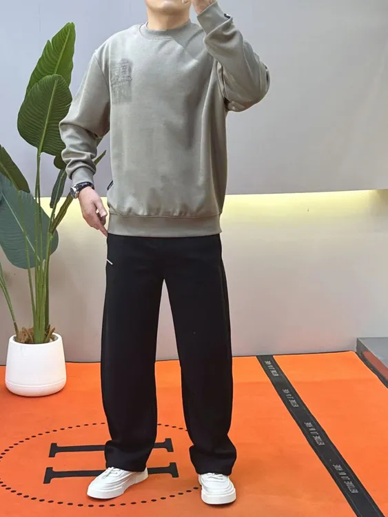 2025秋冬新款男士卫衣长袖时尚微阔圆领卫衣