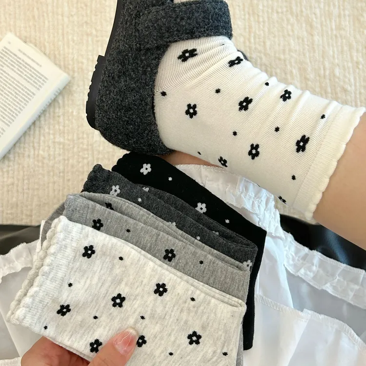秋冬新款温柔小花袜花边女士中筒袜ins风百搭堆堆袜长筒袜日系