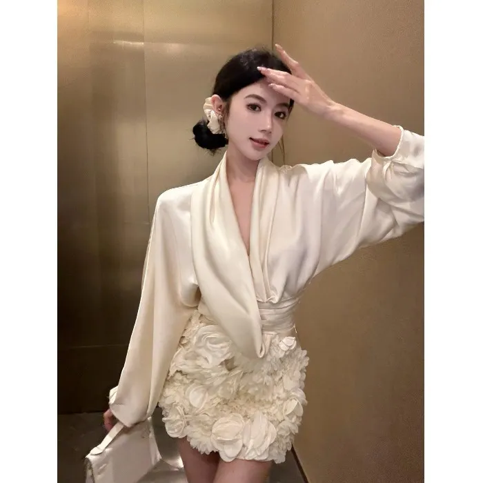 高级感套装缎面气质长袖衬衫上衣女秋季立体花朵包臀半身裙两件套