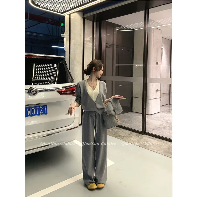 「懒人乘机套装」秋季时尚气质百搭洋气减龄设计感套装QXQ5TZ6721A