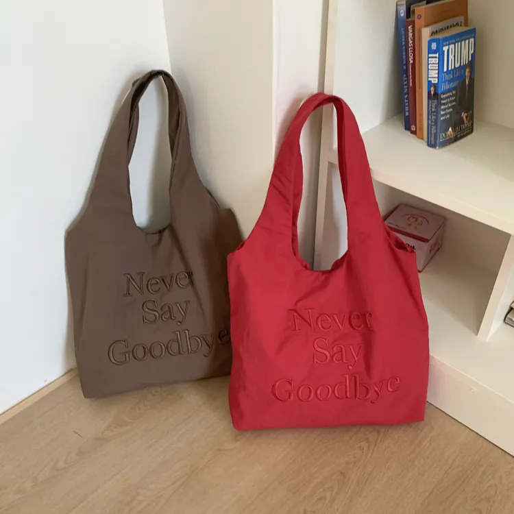 韩系简约字母红色帆布包包女2025新款大容量单肩托特包通勤背心包