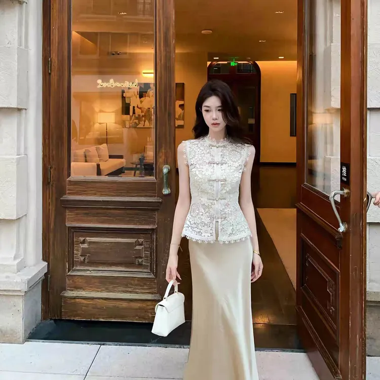 木子李的李阳春白雪蕾丝镂空刺绣上衣含吊带高级感缎面鱼尾裙