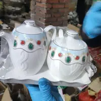 摆件陶瓷盘子碗啥都有