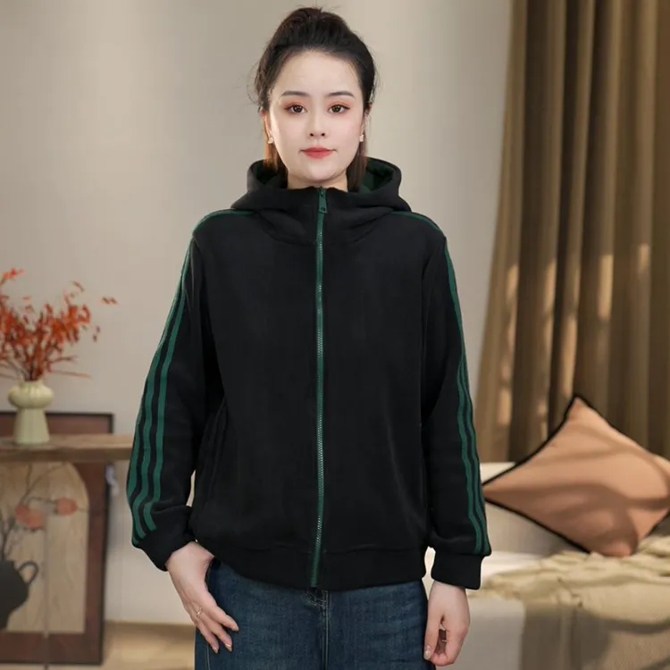连帽拼接撞色新款时尚短款外套女潮2025年冬季新款时尚宽松卫衣女