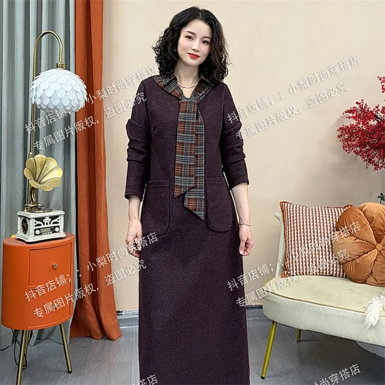 2025赫本风秋冬连衣裙加厚围巾领加厚时尚弹力保暖A字裙长袖洋气