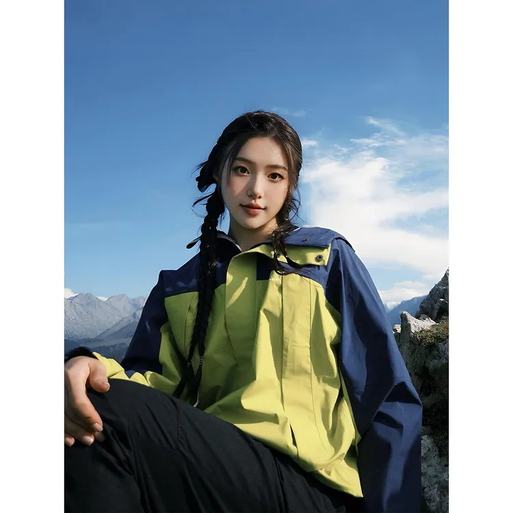 德国蓝绿拼色冲锋衣外套女2025新款三合一户外高级感防风登山夹克