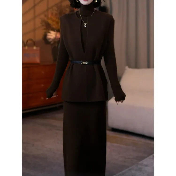 气质高级裙套装女2025秋冬新款洋气针织打底衫毛呢马甲半裙三件套