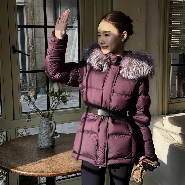 HELA AOMI “银狐鹅”90白鹅绒银狐毛领束腰羽绒服CY5DC64460