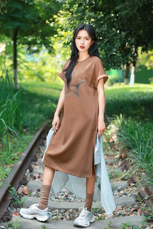 玛丝恩迪宽松大码水钻连衣裙裙子中长款2025夏季新款直筒