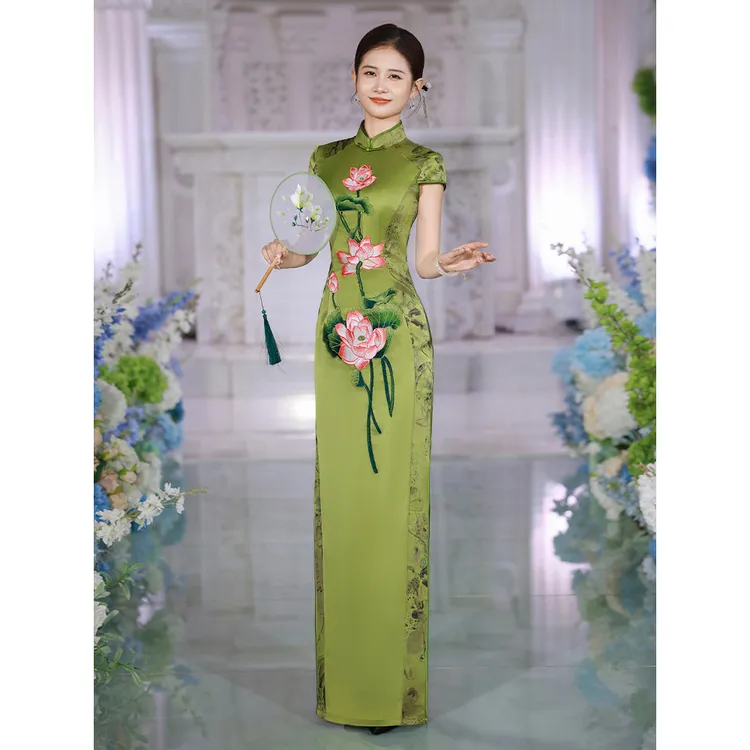 十里锦绣绿色旗袍走秀长款气质莲花复古中国风2025年新款演出服女