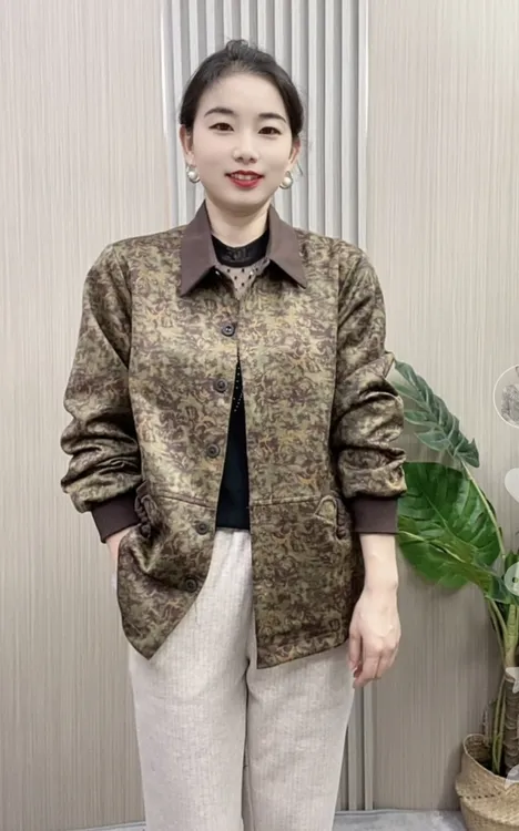 2025秋季新款老年唐装衬衫双面中老年女装休闲翻领印花厚款外套