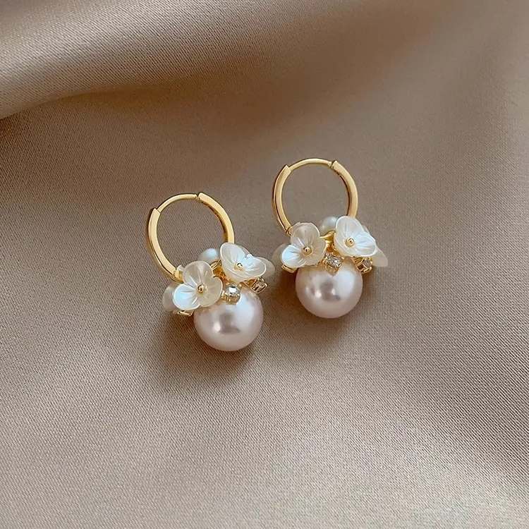 铜合金耳饰 超仙花朵珍珠耳环耳扣女小众设计轻奢高级感耳钉耳饰