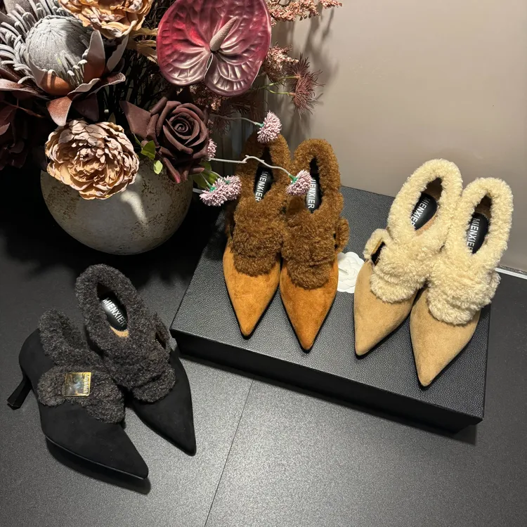 【现现】秋冬季简约气质款毛茸茸魔术贴网红休闲爆款尖头防滑高跟鞋