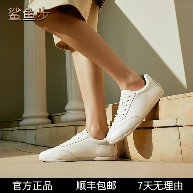 鲨鱼步男士小白鞋2025新款系带软底牛皮运动休闲鞋潮流时尚德训鞋
