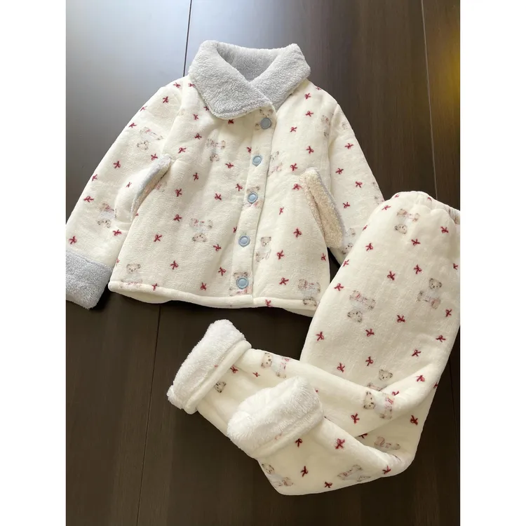 可爱小熊印花珊瑚绒睡衣女冬季新款翻领开衫外套毛绒绒家居服套装